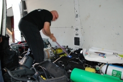 012_Imbarco_equipaggimento_sui_furgoni